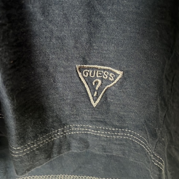 Ladies Guess T Shirt size XL modern with vintage feel gently used - Picture 4 of 9